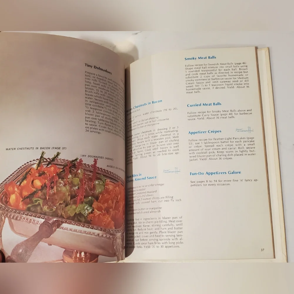 Vintage Gourmet International Fondue Wok Chafing Dish Hardback Cookbook 1970s